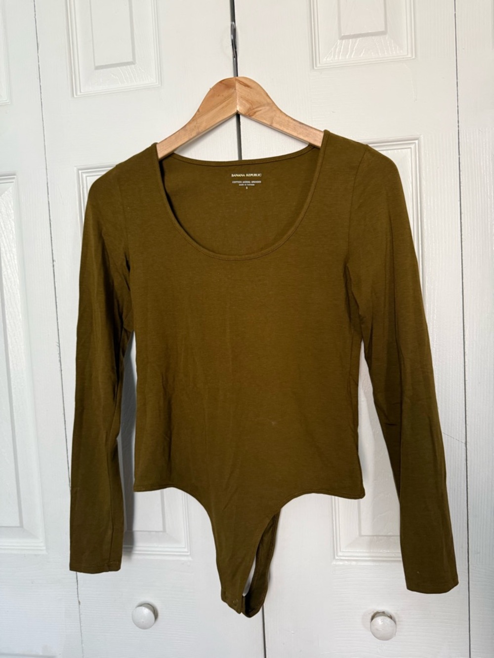 Banana Republic Olive Scoop-Neck Long Sleeve Bodysuit
